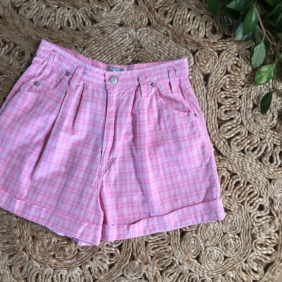 Vintage 90s pink and white plaid shorts 29” waist - Picture 2 of 8